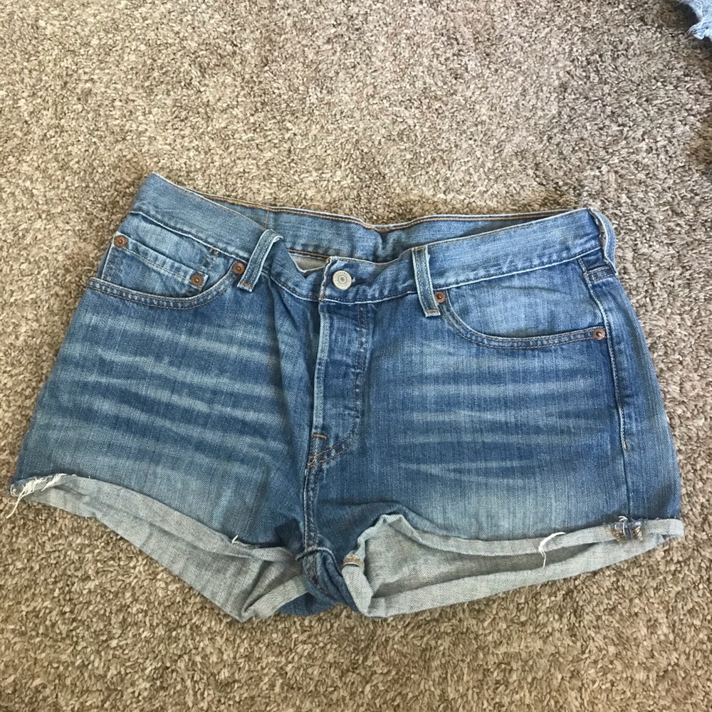 Vintage Levi denim shorts!